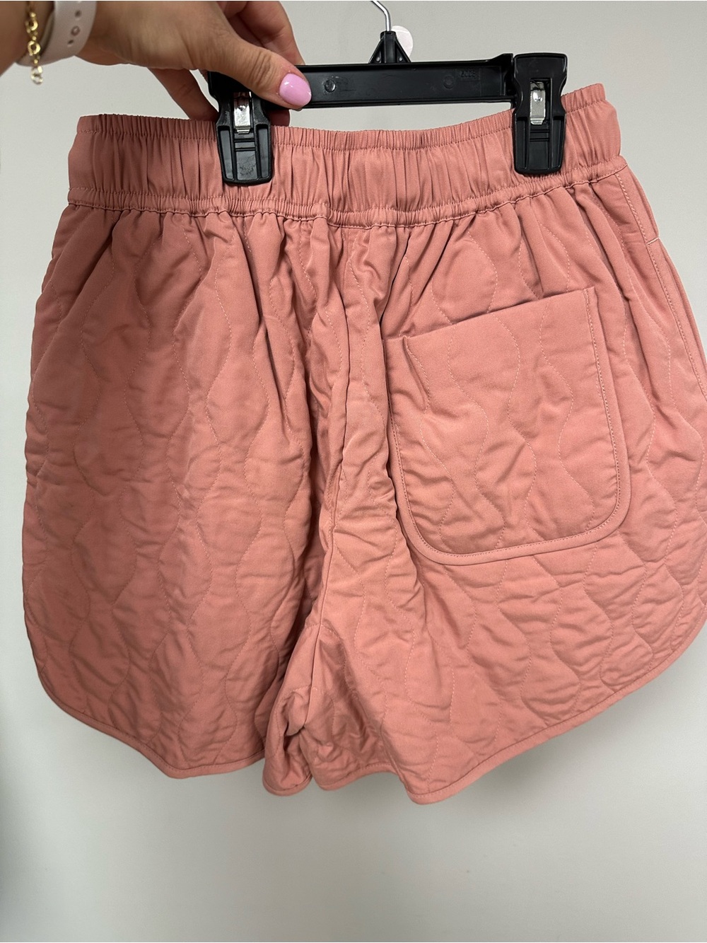NWT Varley Women's Catrine Quilted Dusty Rose Drawstring Shorts - Picture 2 of 4